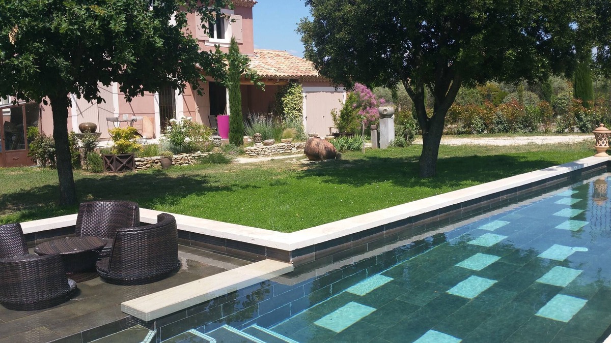 Robion House | Charming house, style "Bastidette Provençale" in its green setting .