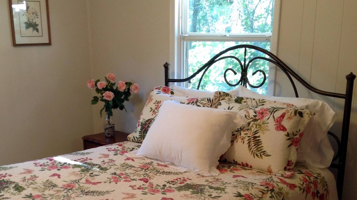Putnam Hall House | Charming House in Beautiful North Florida, Keystone Heights, 40 Min to U.F.
