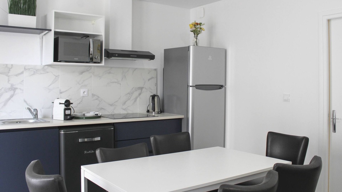 Ivry-port Apartment | Charming house with an outdoor terrace