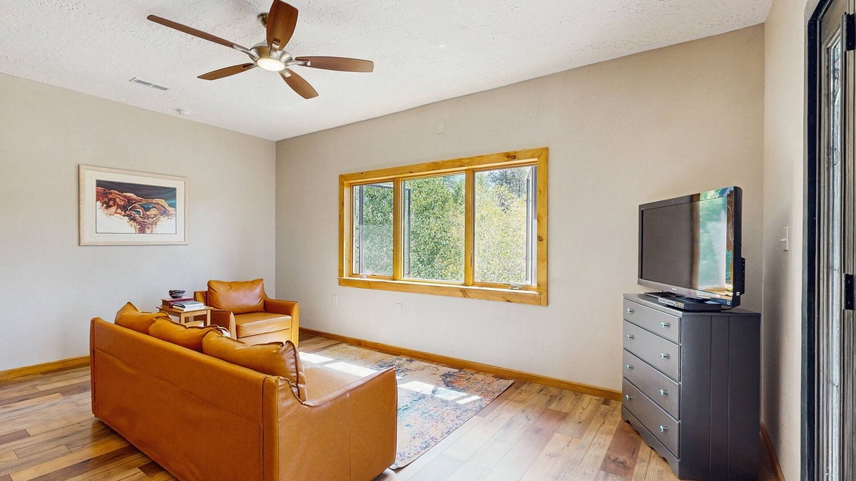 Bayfield House | Charming house w/full kitchen, peaceful location & wifi