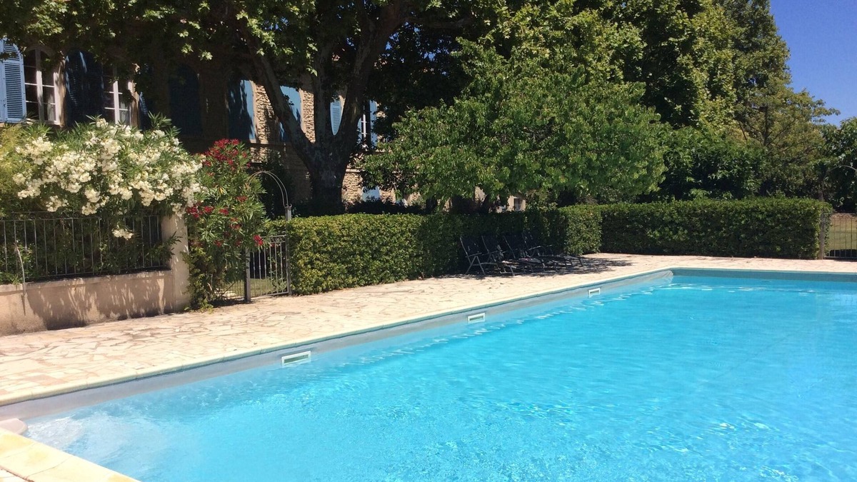 Graveson House | Charming house with garden. Pool. 8 min Saint Rémy