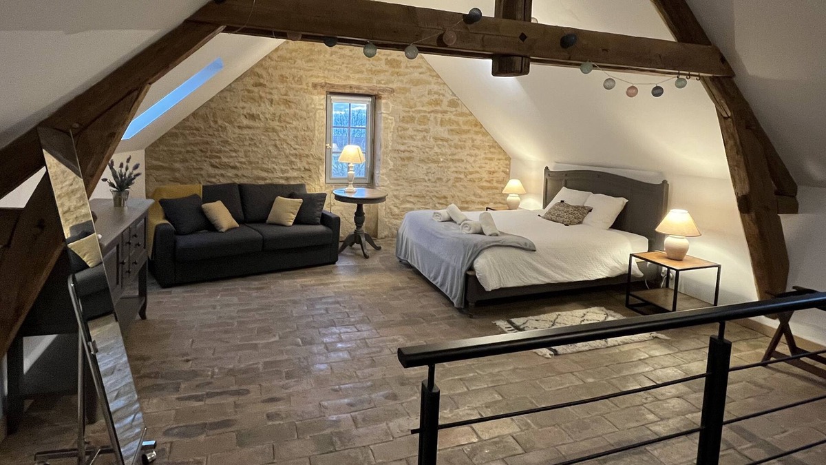 Rosey House | Charming house with jacuzzi, swimming pool and garden in the Burgundy vineyard