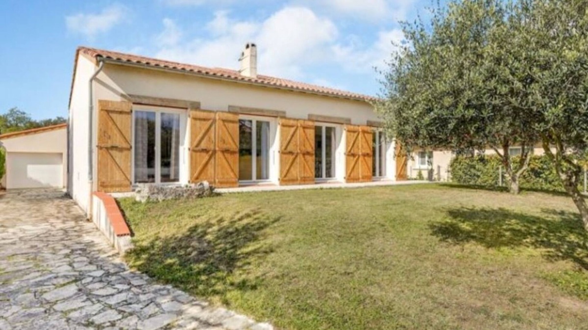 Roquettes Villa | Charming house with swimming pool. 2 minutes away: Toulouse Mer Pyrénées Océan ring road