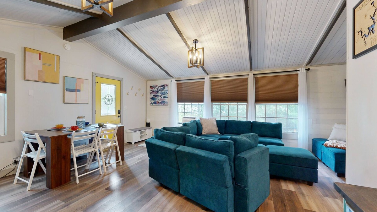 Pottsboro House | Charming house with short walk to sandy beach and boat launch