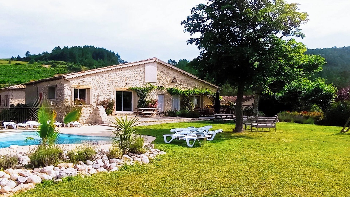 Aurel House | Charming house with swimming pool 14 people