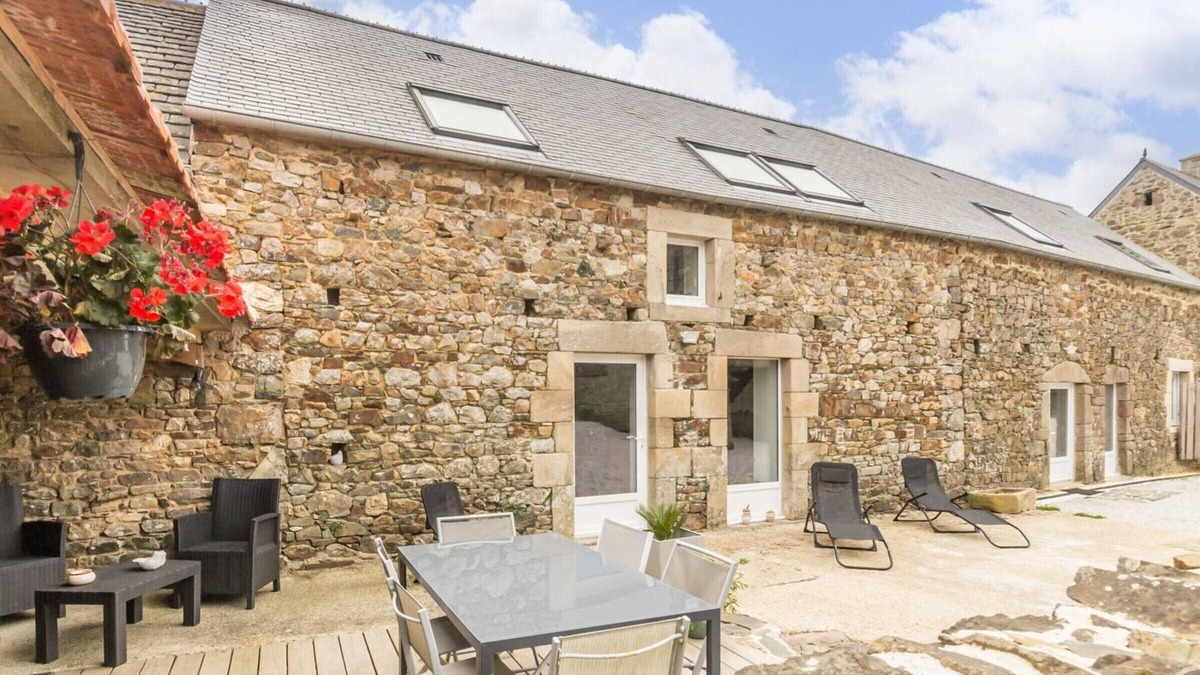 Jobourg Cottage | Charming house with terrace and garden, pets allowed
