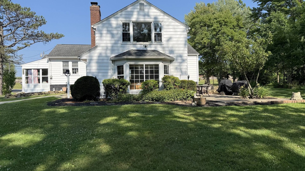 Boston Heights Other | Charming Hudson Farmhouse on 12 Acres - 2 Miles from Cuyahoga Valley Nat’l Park
