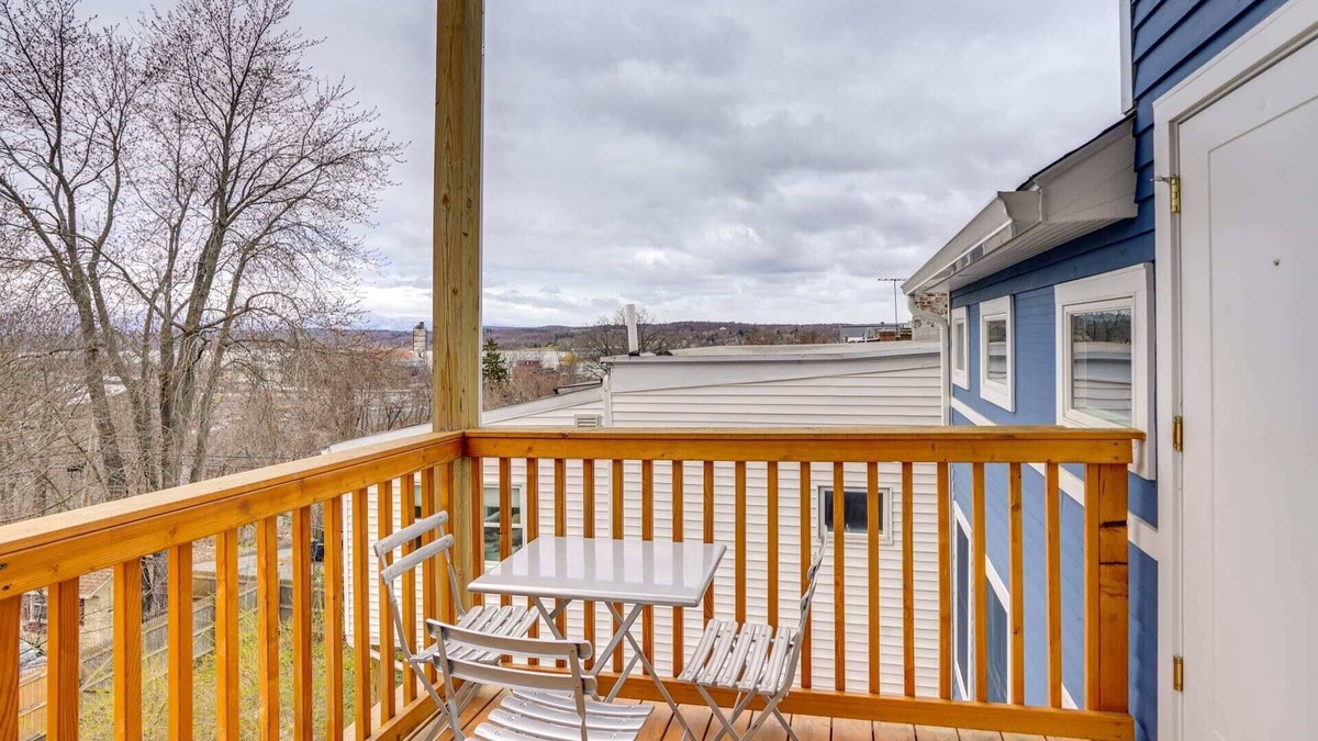 Hudson Apartment | Charming Hudson Getaway - Walkable Retreat w/Hudson River & Catskills Views