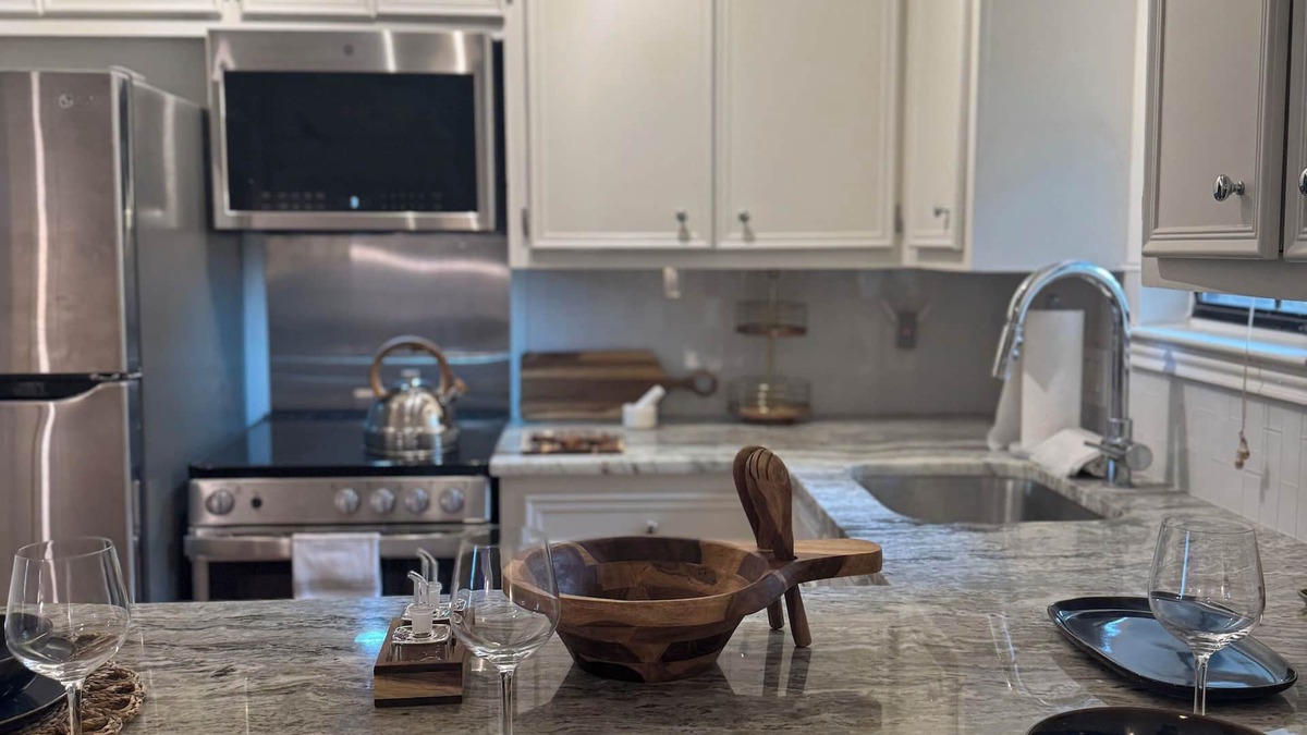 Hyde Park Condo | Charming Hyde Park Oasis