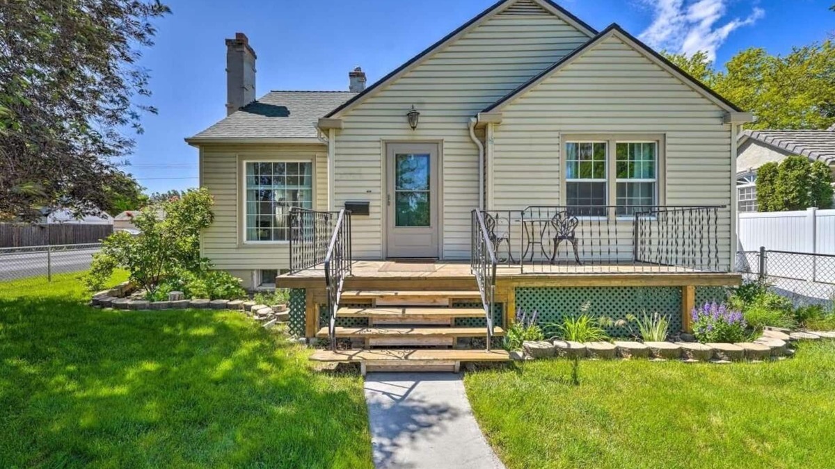 Twin Falls Cottage | Charming Idaho Home (3-Bedroom Cottage) - Pets Allowed by RedAwning
