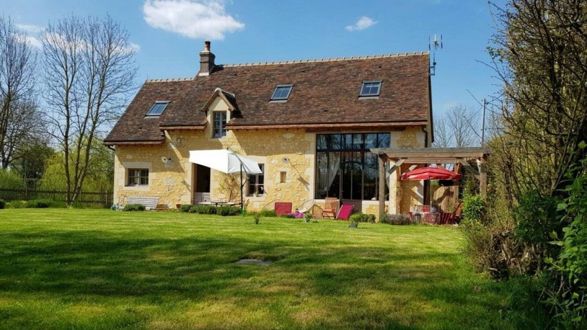 Le Pin-la-Garenne Cottage | Charming Independent House with Garden, Pond, and Modern Amenities in Tranquil Hamlet