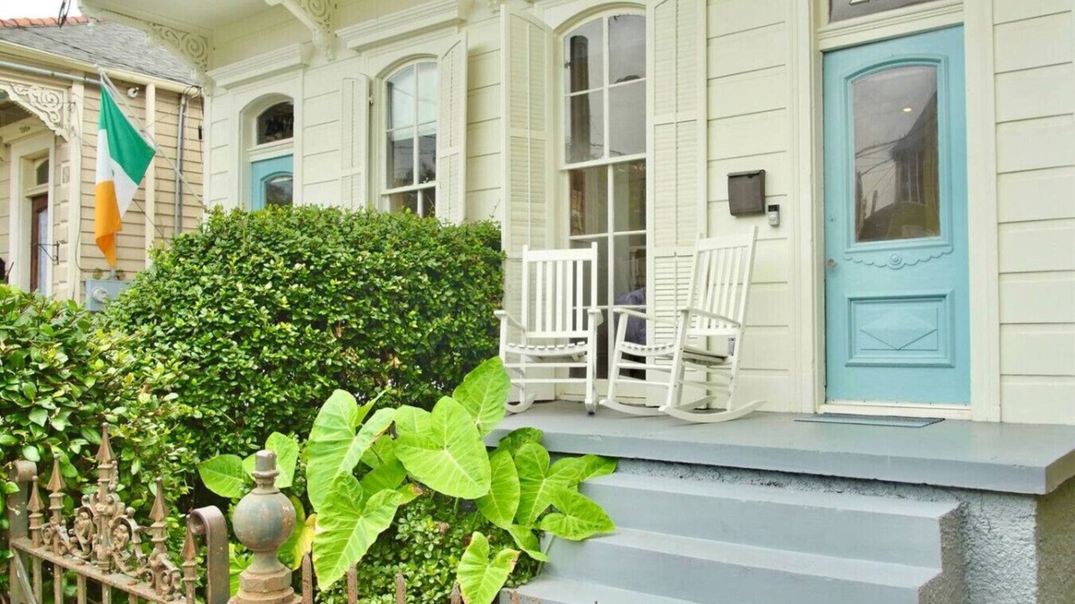 Irish Channel House | Charming Irish Channel Home | Steps to Magazine St