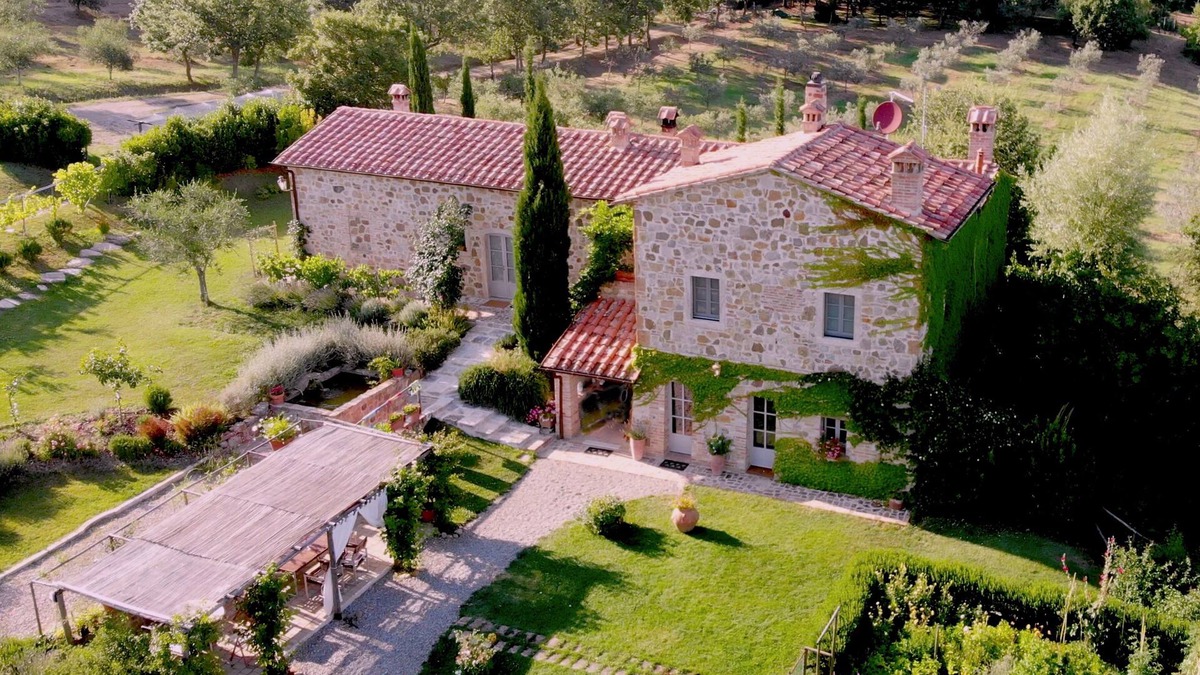 Pienza Villa | Charming Ancient Watch Tower with Swimming Pool in Val d'Orcia