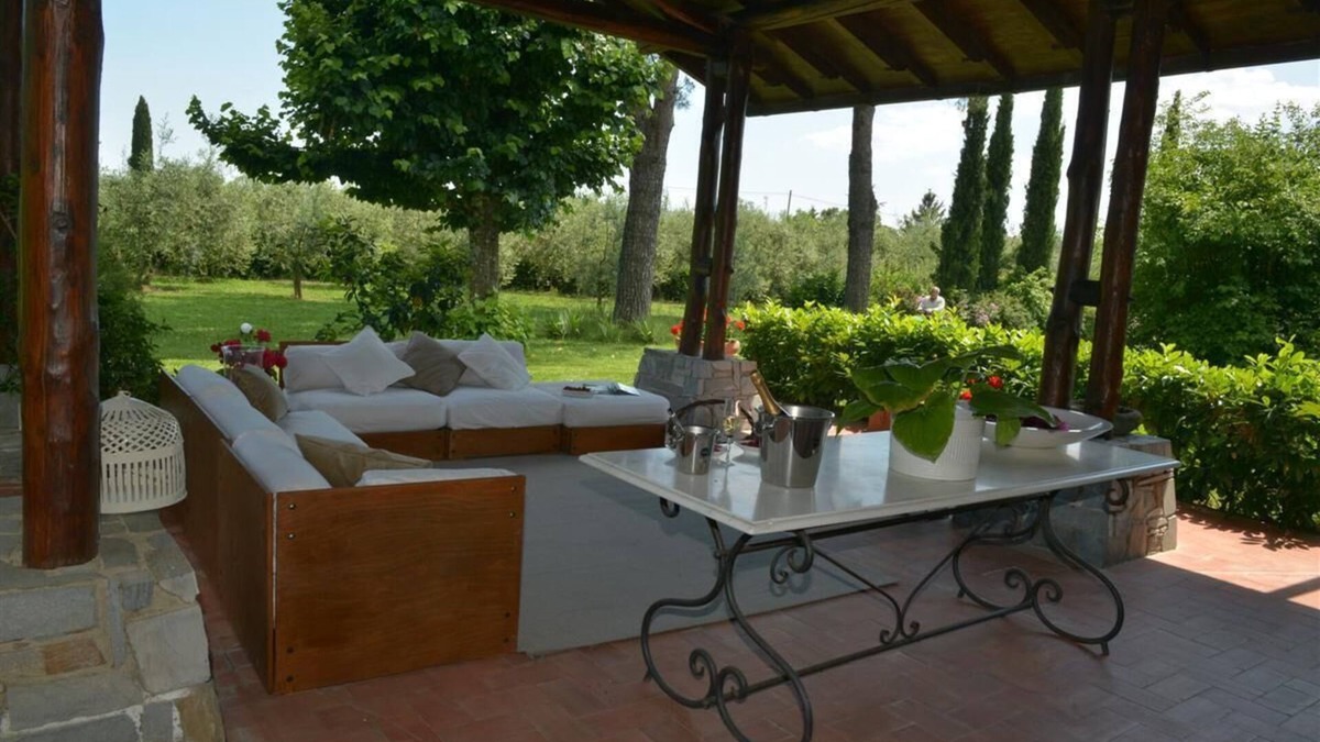 Terranuova Bracciolini Villa | Charming villa with private pool and hot tub Jacuzzi at the gates of Chianti