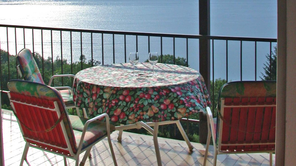 Tronzano Lago Maggiore Apartment | Charming apartment with beautiful views of Lake Maggiore