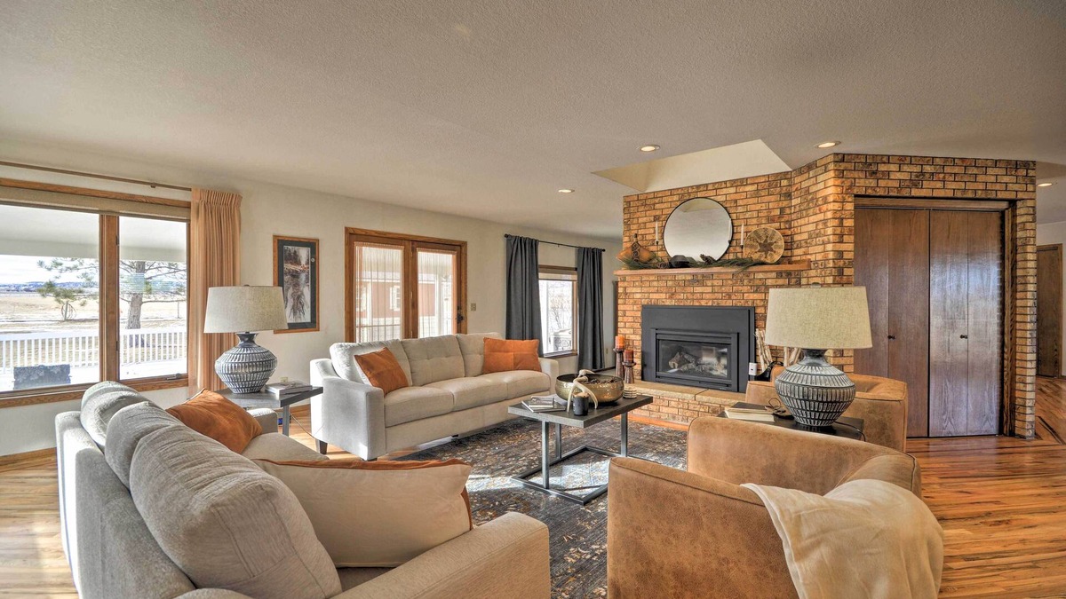 Joliet House | Charming Joliet Ranch House on a Working Farm