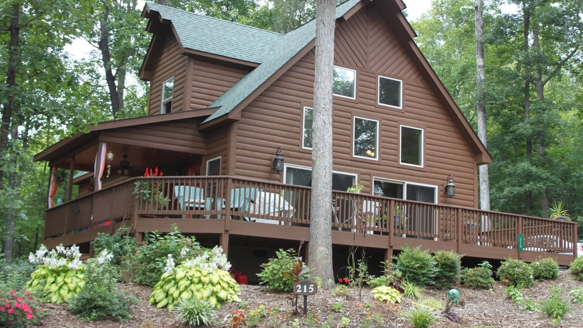 Serenity Bay House | Charming Keowee Lakeview Home - Near Clemson
