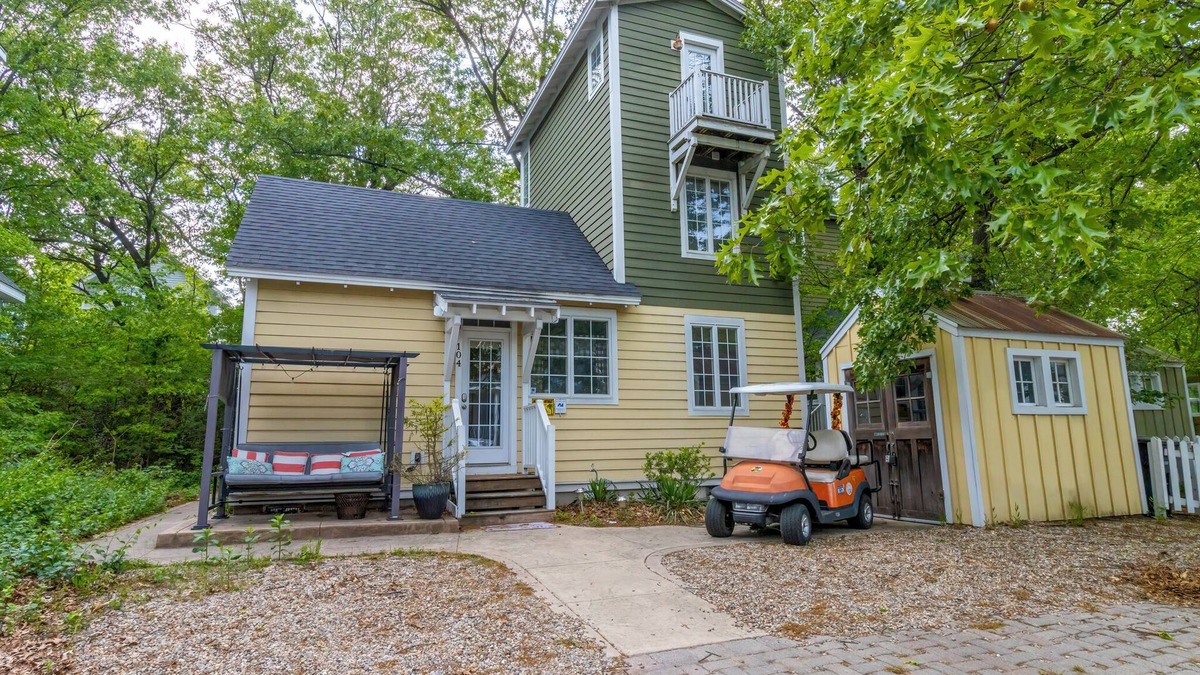 Michigan City House | Charming Kid Friendly Cottage by Park in Beachwalk + Complimentary Golf Cart
