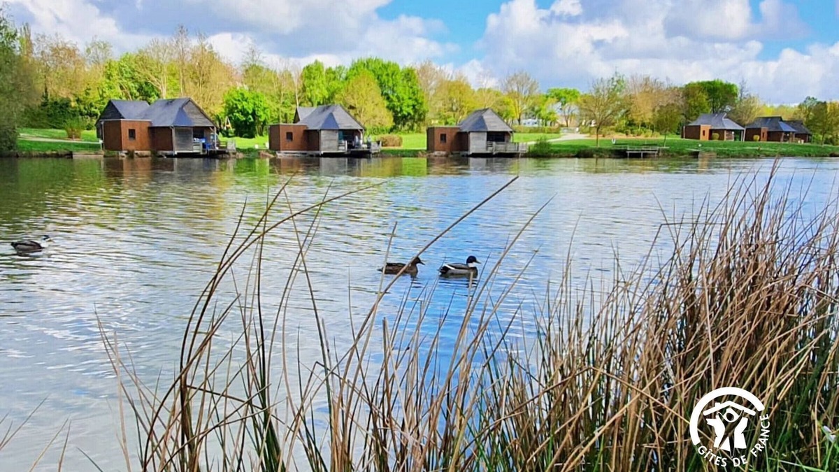 Villiers-Charlemagne Cottage | "Charming Lakeside Chalet with Private Fishing Pier, Game Room, and Nearby Village Amenities"
