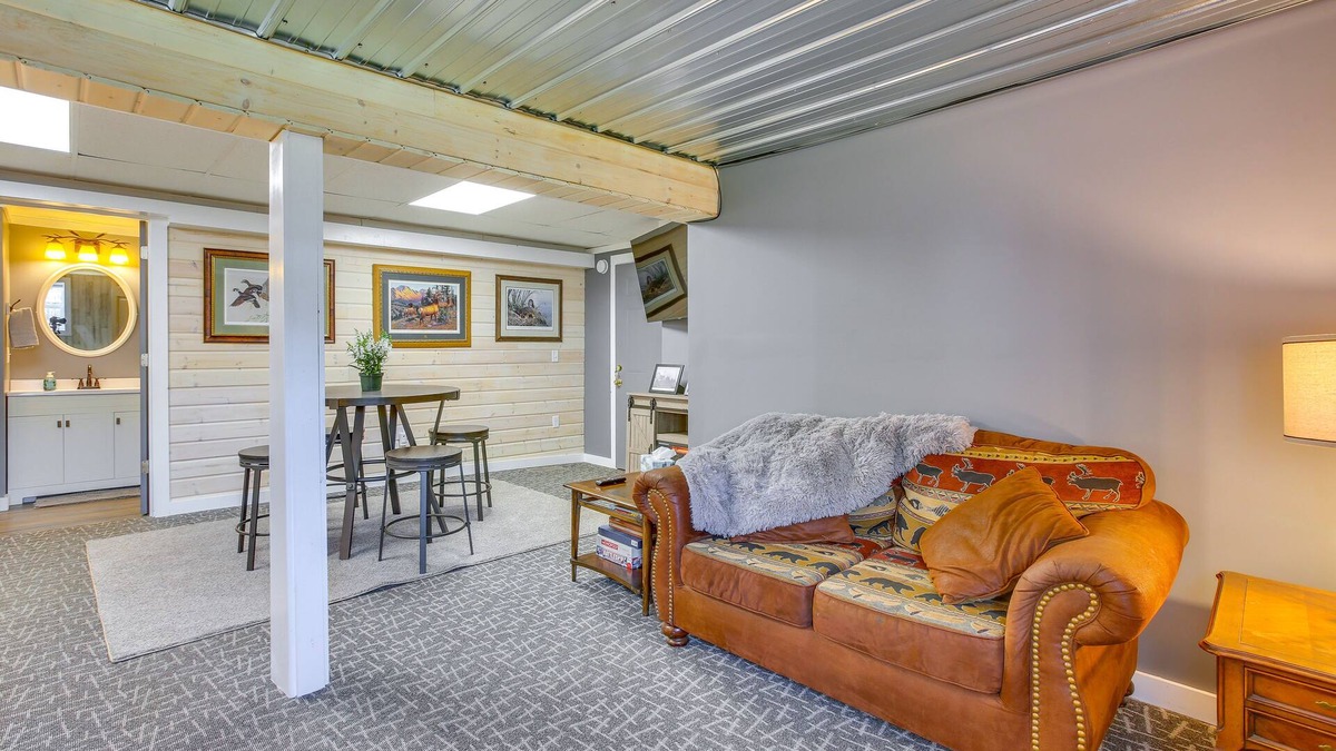Lake Ann Apartment | Charming Lake Ann Apartment - Walkable Location!