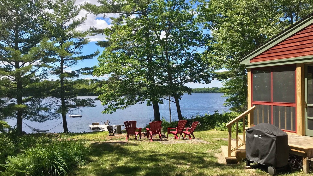 Belmont Cottage | Charming Lake Front Cottage