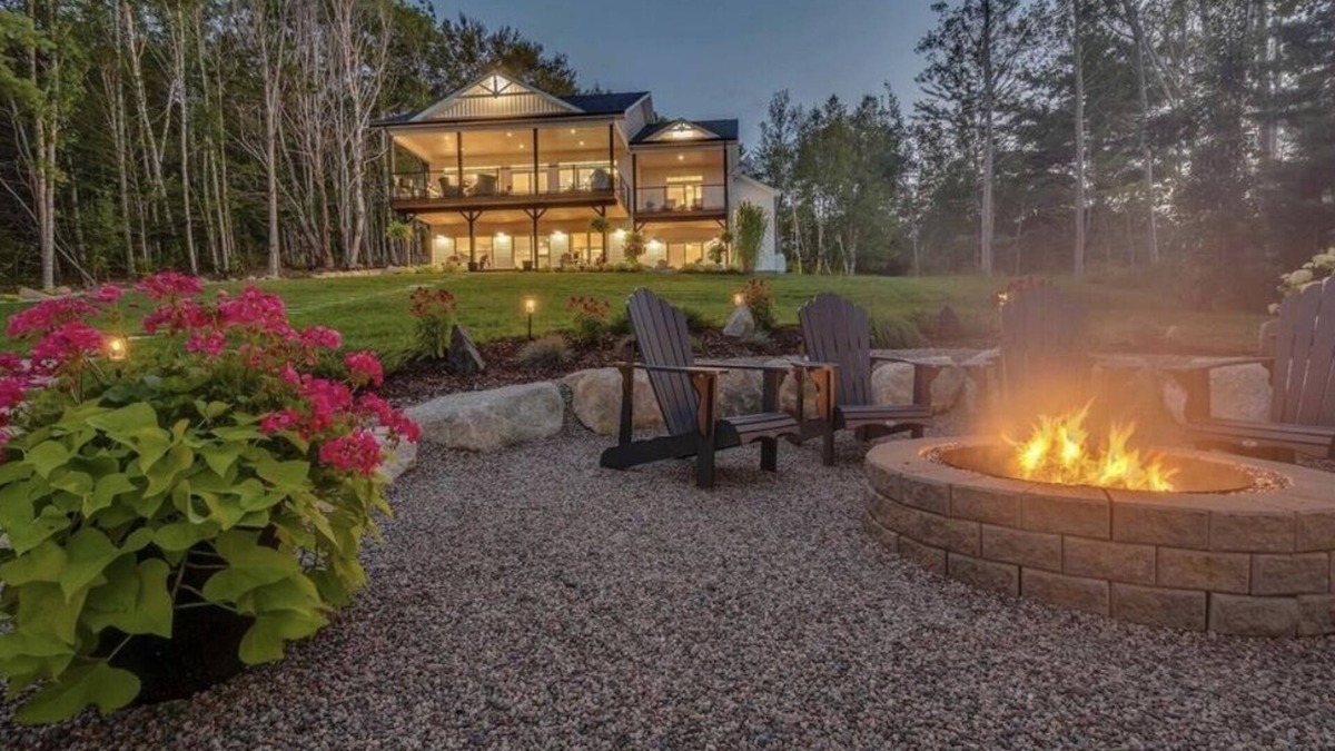 Lunenburg County Cottage | Charming Lake House Escape in Mahone Bay