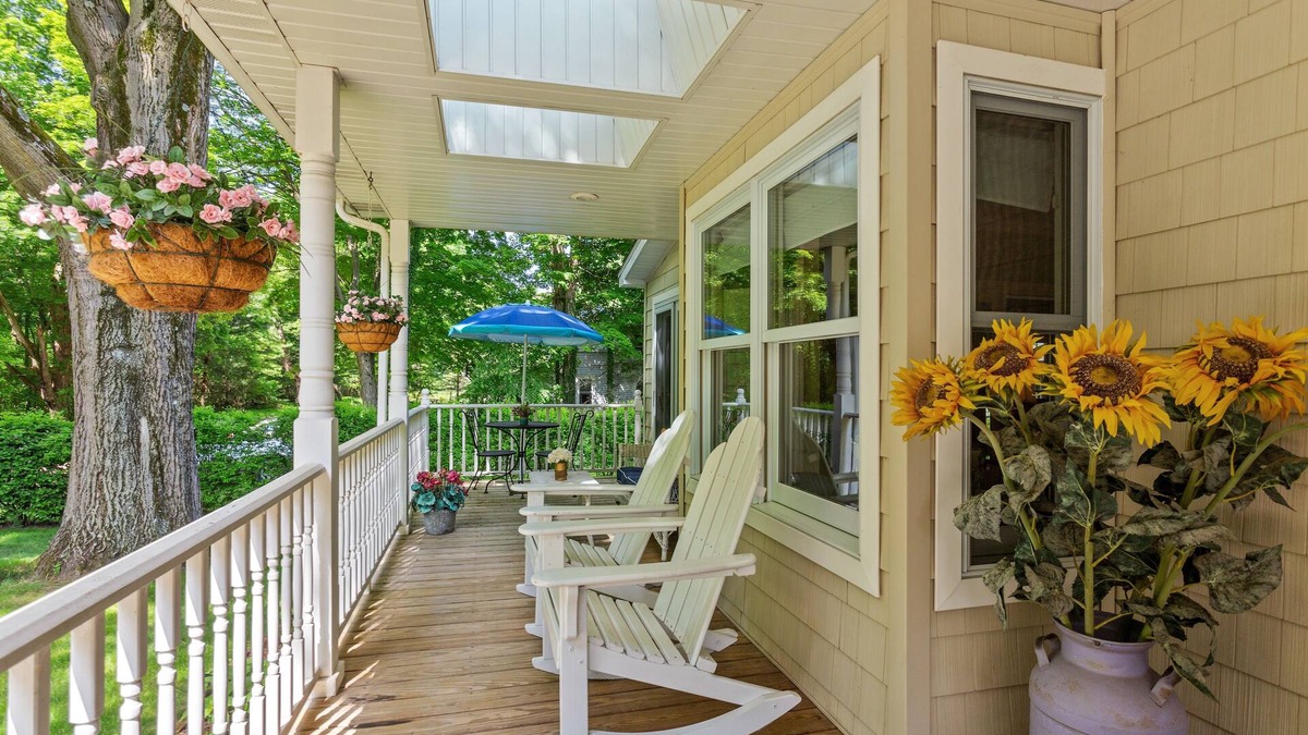Lake Michigan Beach House | Charming Lake Michigan Getaway w/Private Beach Access and large yard