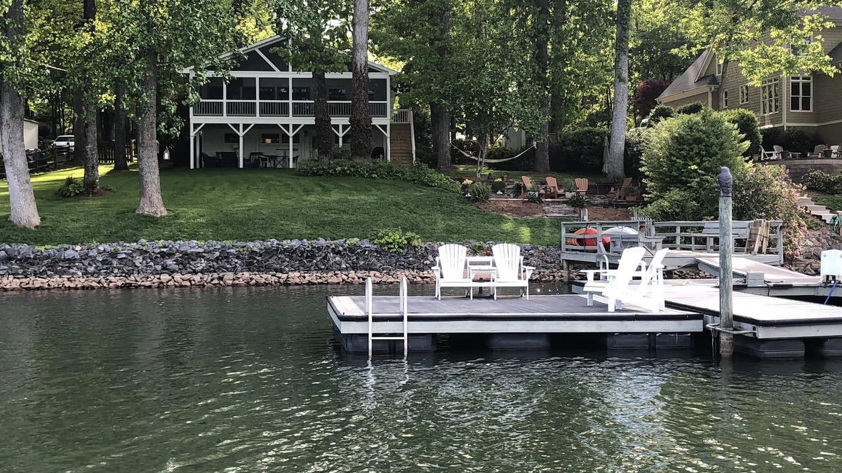 Mount Mourne House | Charming Lake Norman Home- Beautiful Quiet Cove "Great for Family's."