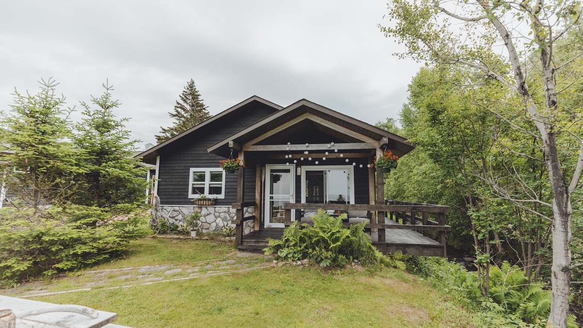 Laurium Cottage | Charming LAKE SUPERIOR Beach Cottage in Keweenaw, near Calumet. NORTHERN LIGHTS!