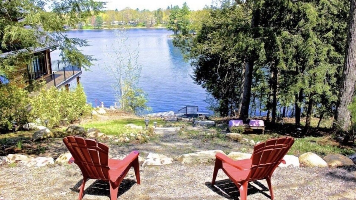Bala Cottage | Charming Lakefront Bala Cottage