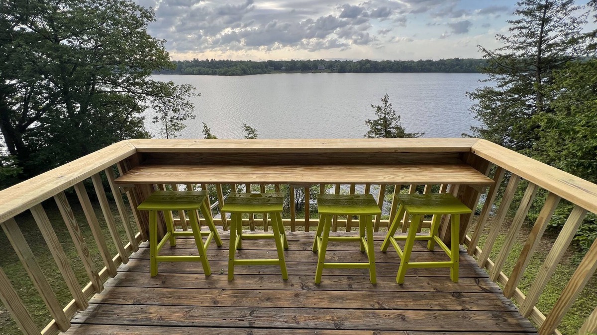 North Hero Cottage | Charming Lakefront Cottage with Bird's Eye Views