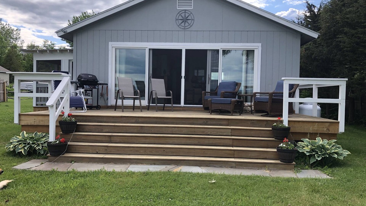 Schuyler Falls House | Charming lakefront cottage