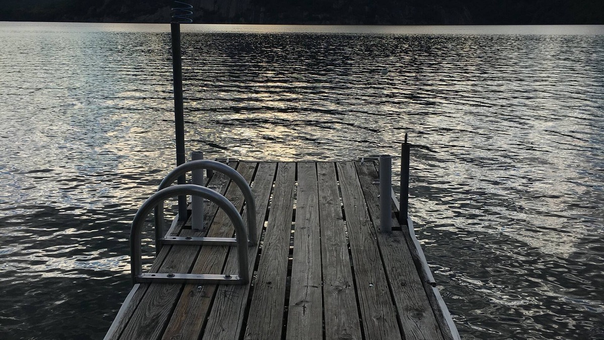 North Lake George Cabin | Charming Lakefront Cottage - Northern Lake George
