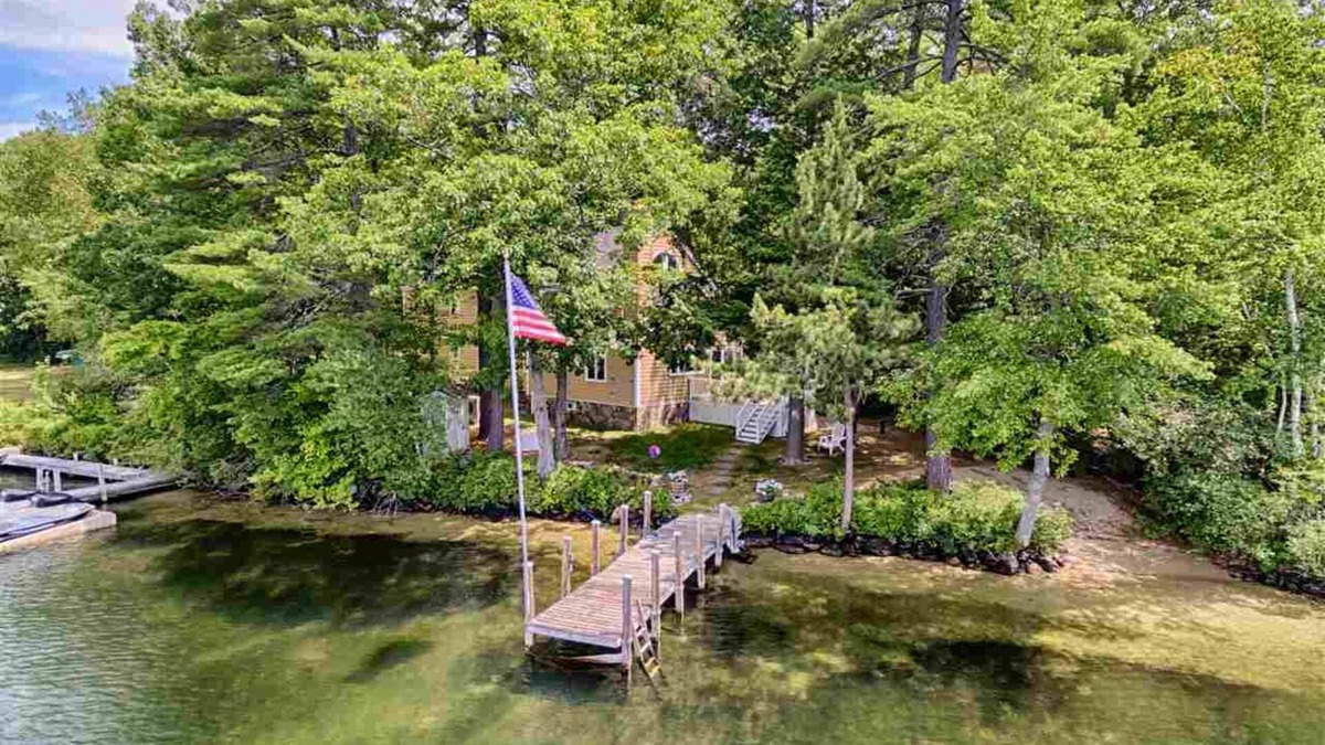 Mirror Lake Cottage | Charming Lakefront Cottage on Winter Harbor – Your Perfect Escape