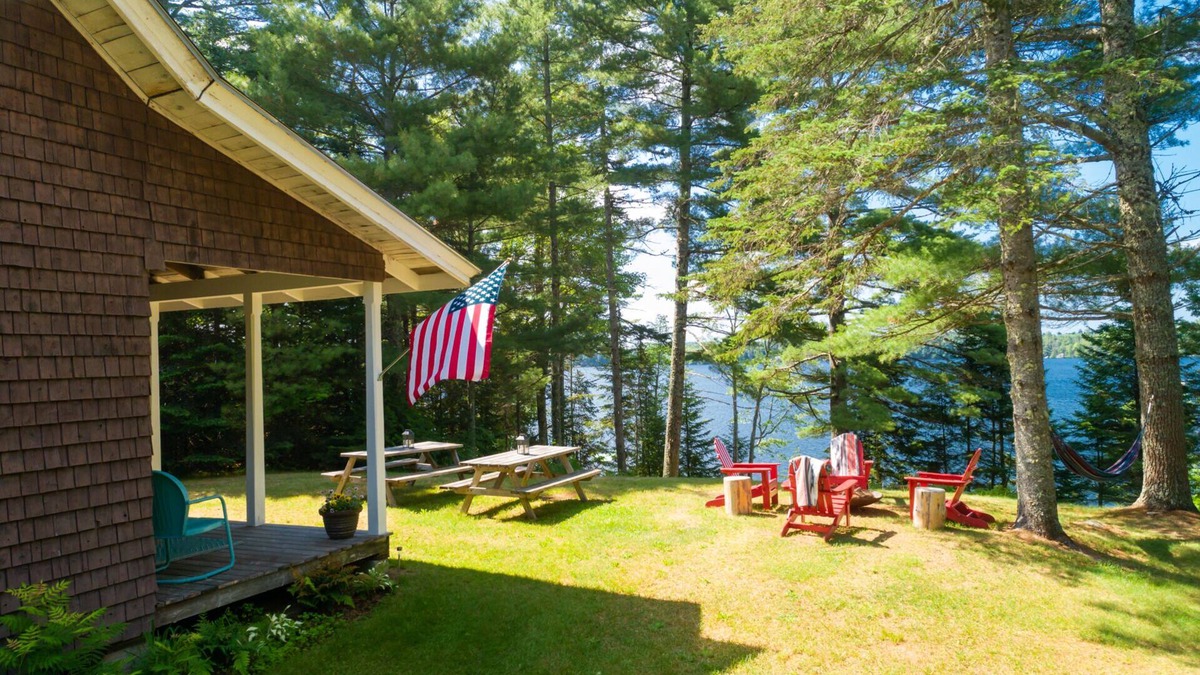 Franklin Cabin | Charming lakefront cabin close to Acadia National Park