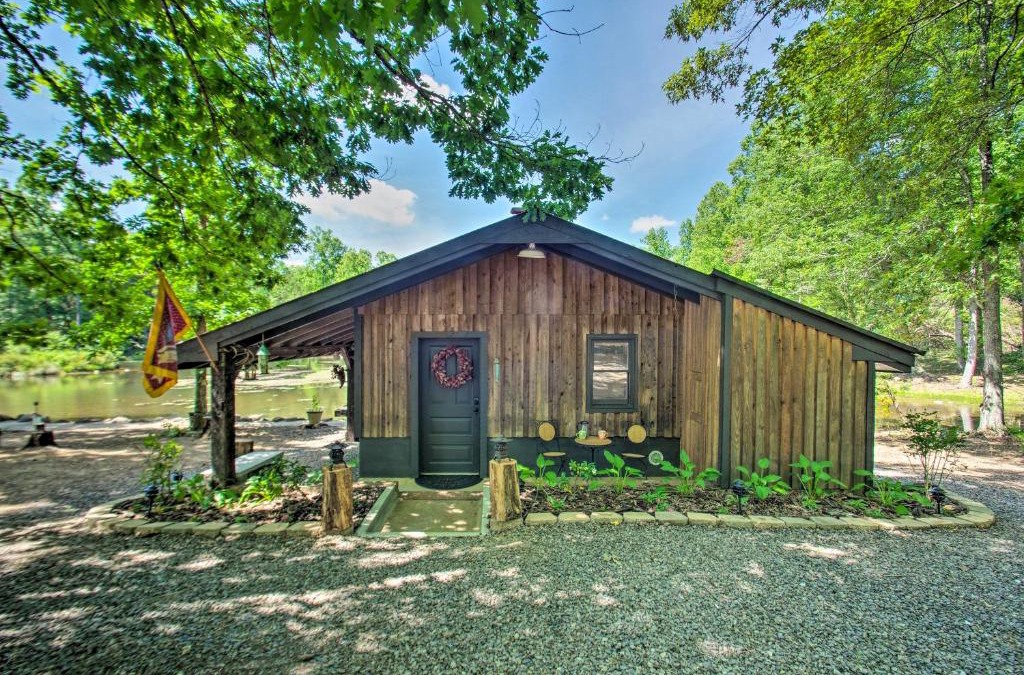 Ridge House | Charming Lakefront Cabin Fish, Hike and More!