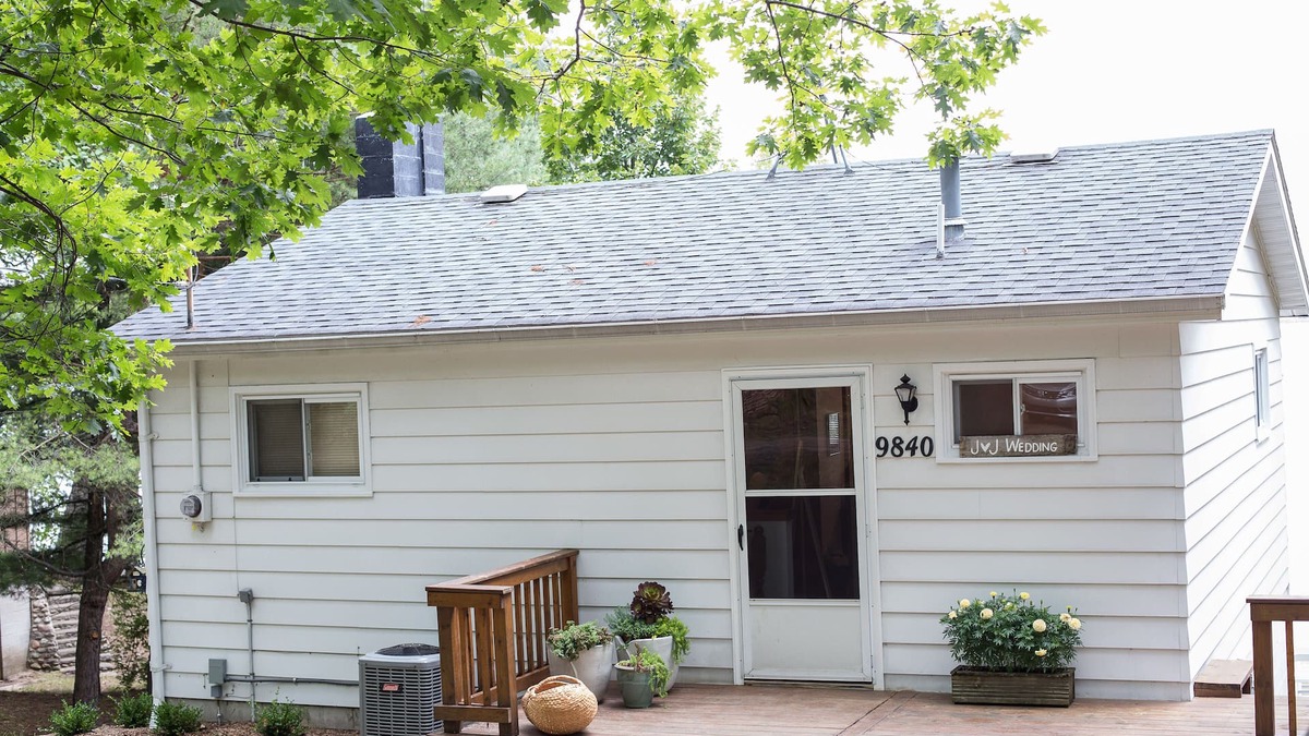 Stanwood House | Charming Lakefront Cottage on All Sports Lake
