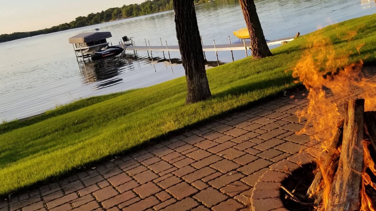 Alexandria House | Charming lakefront home located in Alexandria on Lake Burgen.