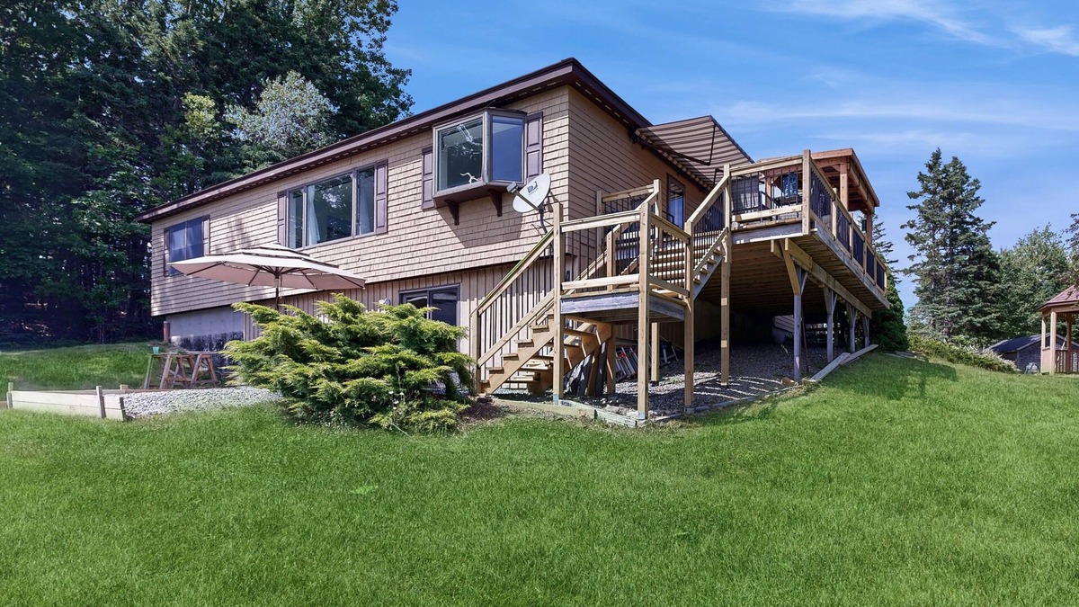 Gouldsboro House | Charming Lakefront House with Outdoor Firepit, Washer/Dryer and Wifi