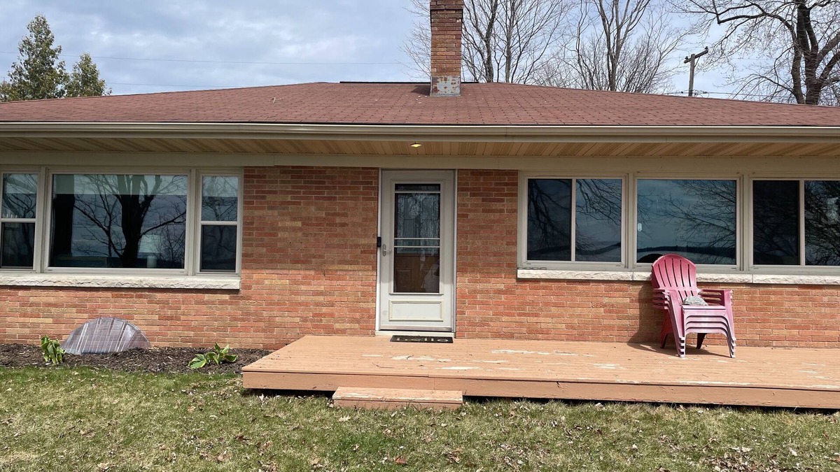 Crandon Cottage | Charming Lakefront Retreat in Crandon w/Private Dock