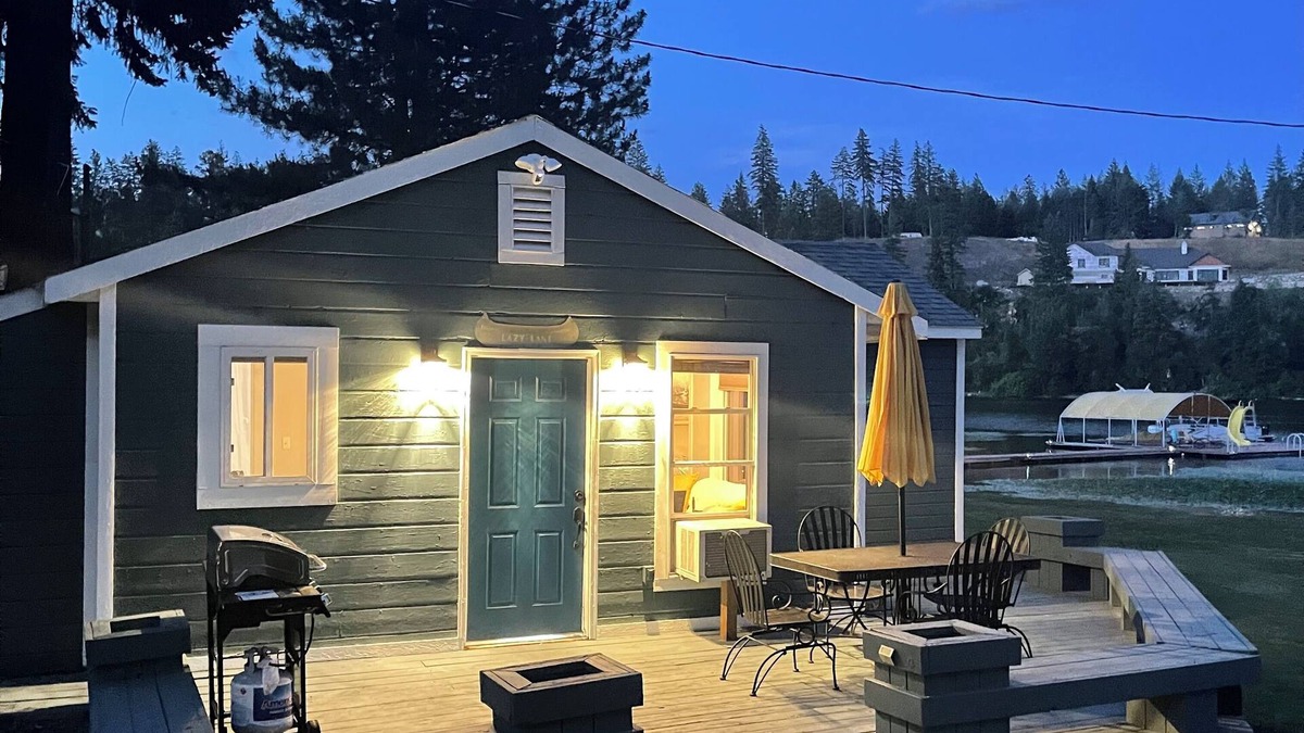 Spirit Lake Cabin | Charming Lakefront Fireside 3BR in Spirit Lake with Dock-space WiFi, AC, Pets OK