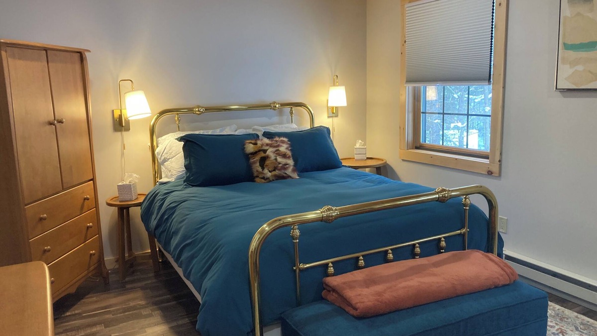 Rainbow Lake House | Charming lakefront barndominium 2 bedrooms and WiFi, AC in fabulous Rainbow Lake