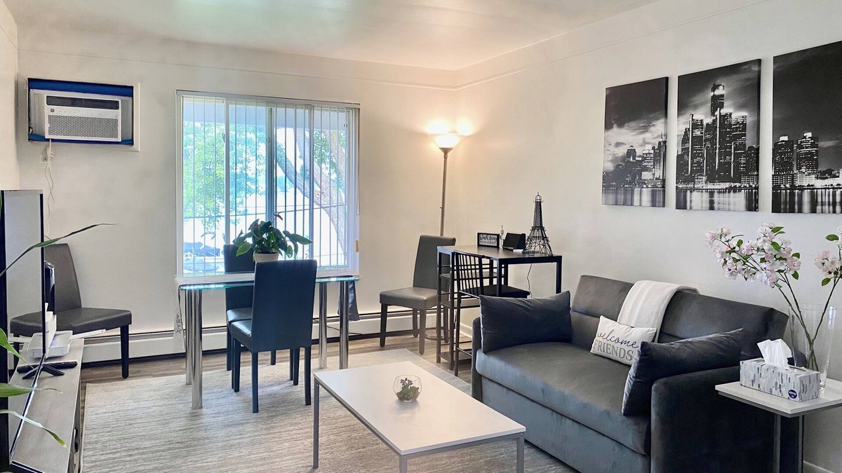 Walled Lake Apartment | Charming Lakefront Apartment