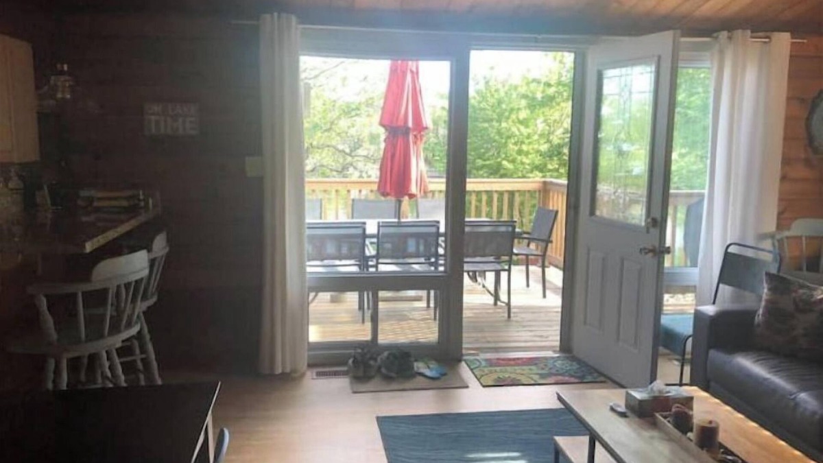 Washago House | Charming Lakeront Cottage