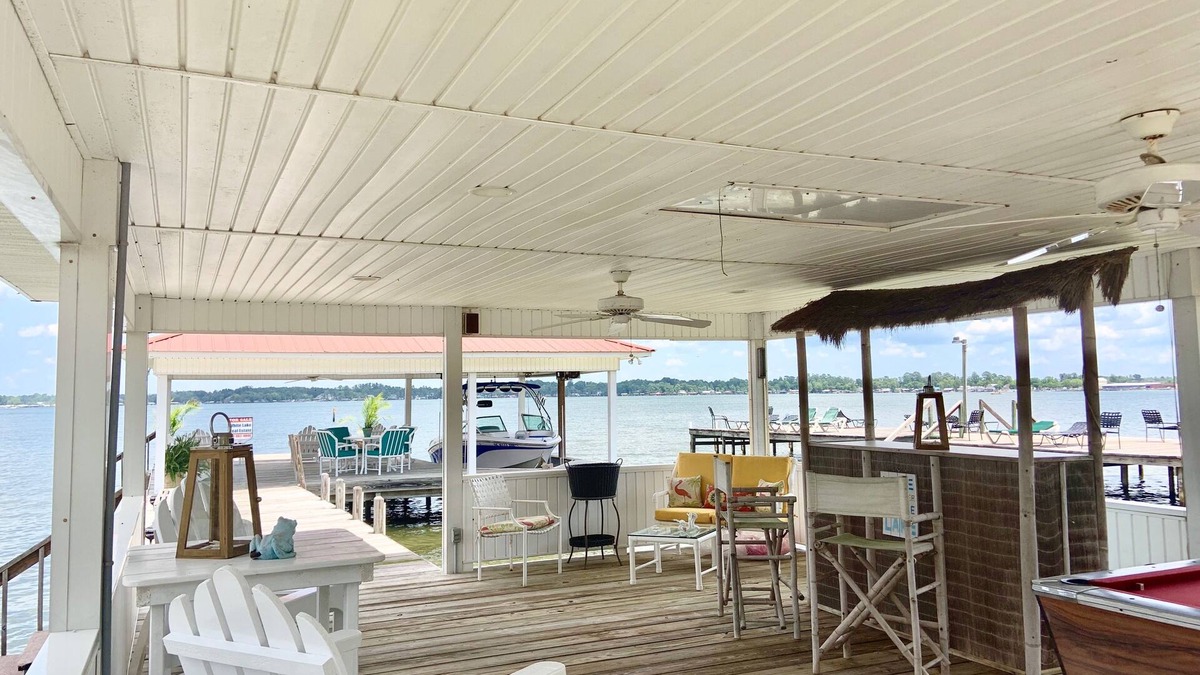 White Lake Cottage | Charming Lakeside 3-bedroom cottage in awesome White Lake with AC, WiFi
