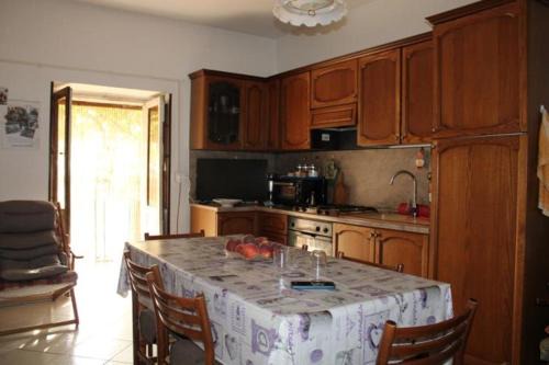 Frankton House | Charming Lakeview Home !