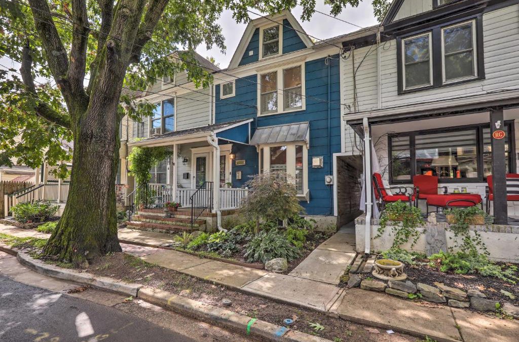 Lambertville House | Charming Lambertville Retreat - 1 Mi to River!