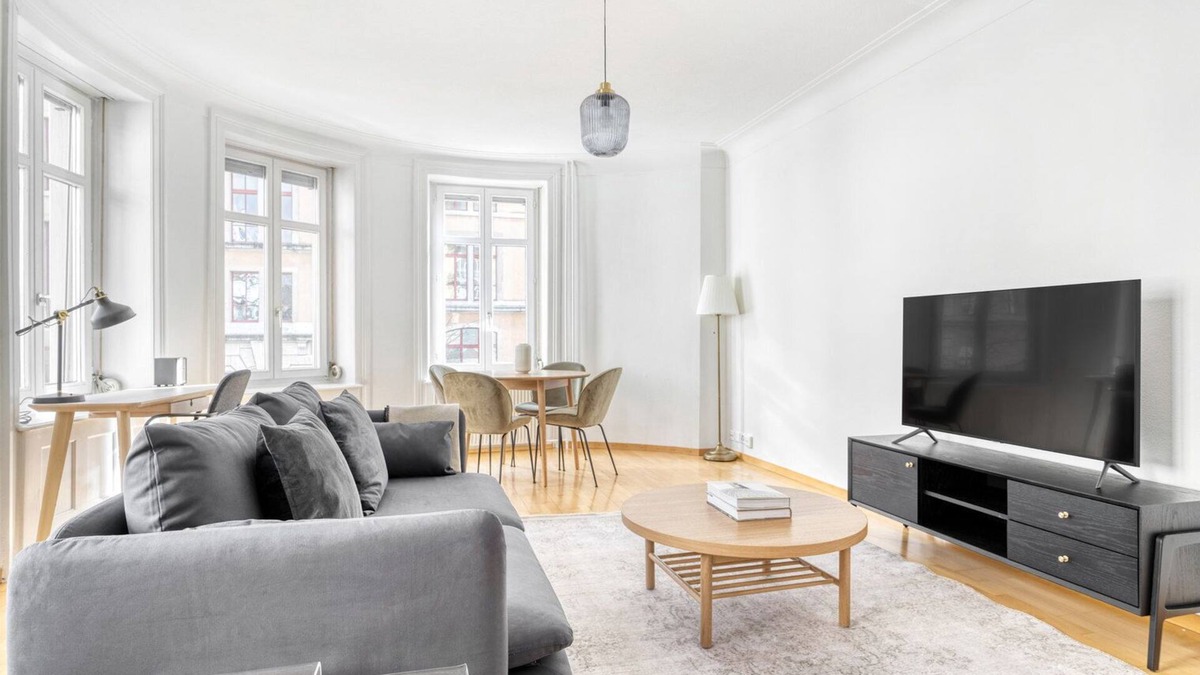 District 4 Apartment | Charming Langstrasse 3.5 Room w/Storage, 5 mins to Tram, by Blueground