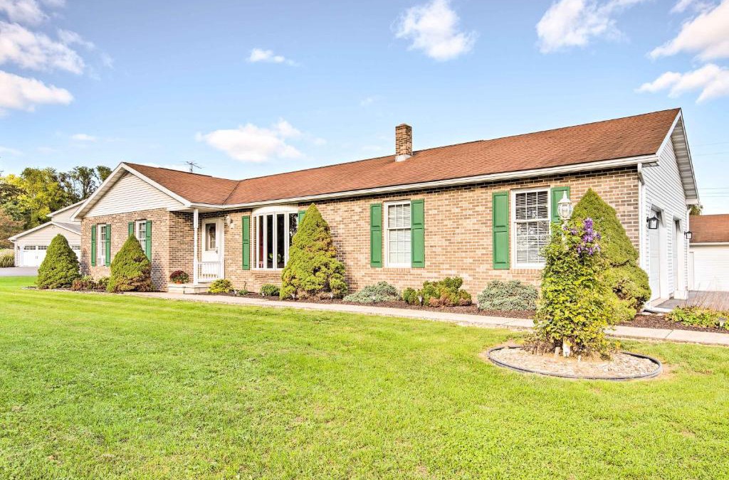 Lewisburg House | Charming Lewisburg Home with Hot Tub and Games!