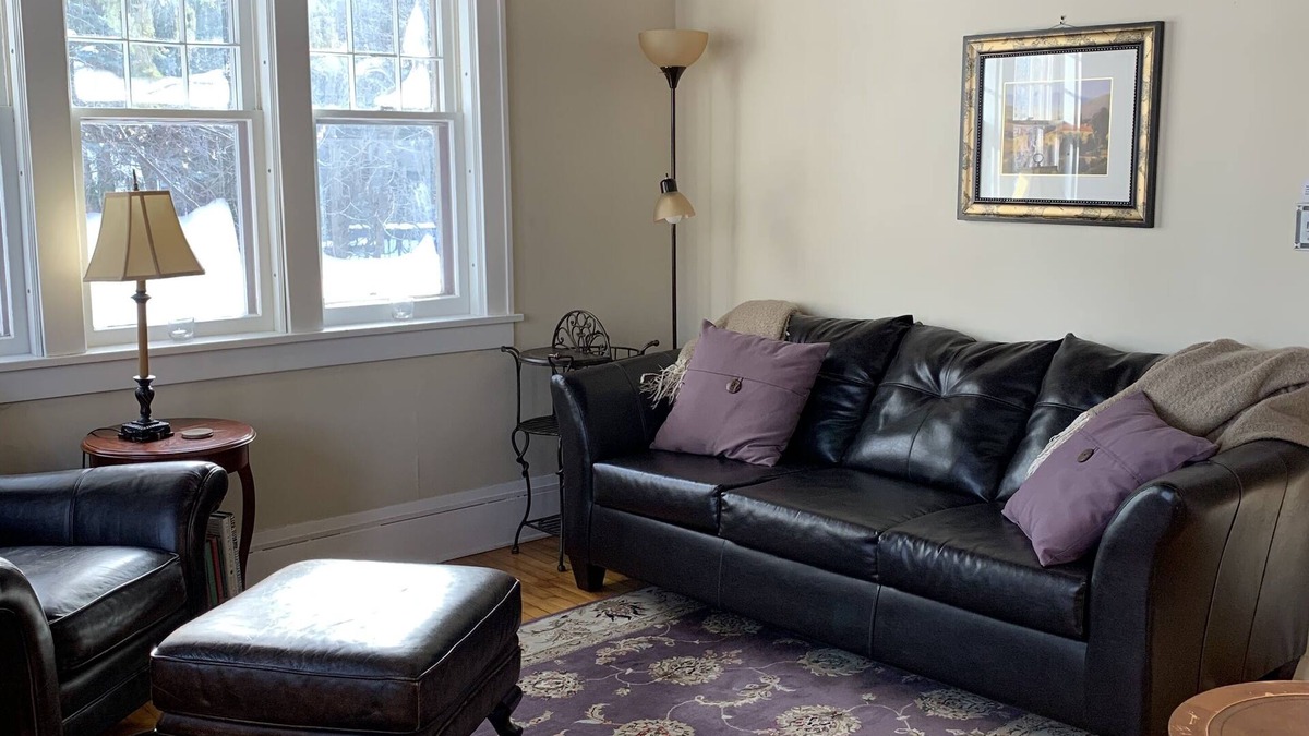 East Harriet House | Charming Linden Hills Cottage steps from Lake Harriet & Lake Bde Maka Ska